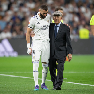 Madrid, LaLiga 2022-2023, Real Madrid CF-CA Osasuna, giocata allo stadio Santiago Bernabeu. Nella foto: Karim Benzema e Amancio
