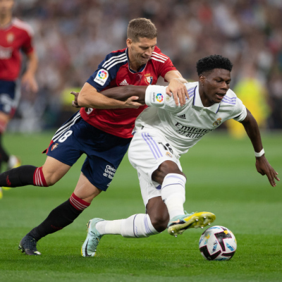 Madrid, LaLiga 2022-2023, Real Madrid CF-CA Osasuna, giocata allo stadio Santiago Bernabeu. Nella foto: Aurelien Tchouameni e Darko Brasanac