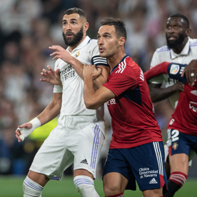 Madrid, LaLiga 2022-2023, Real Madrid CF-CA Osasuna, giocata allo stadio Santiago Bernabeu. Nella foto: Karim Benzema e Unai Garcia
