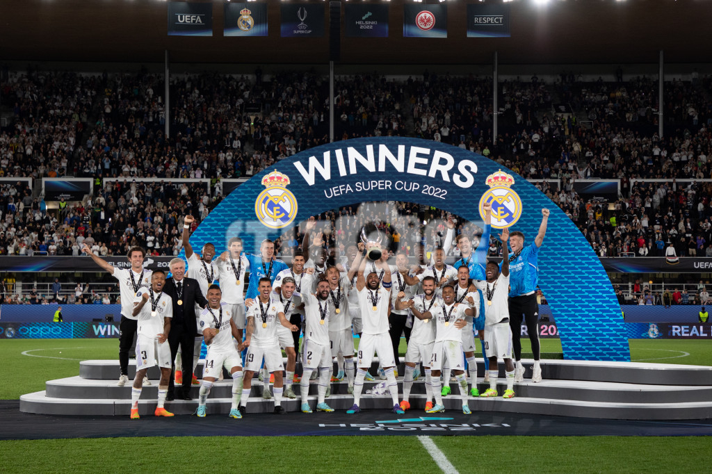 El Real Madrid levanta la Supercopa de la UEFA 2022
